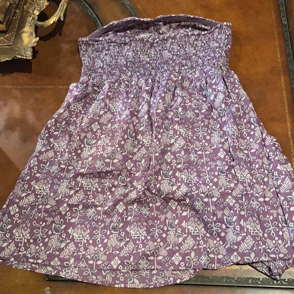 SWEETHEART BUSTLINE Tunic Top with Smocking! - Picture 3 of 9